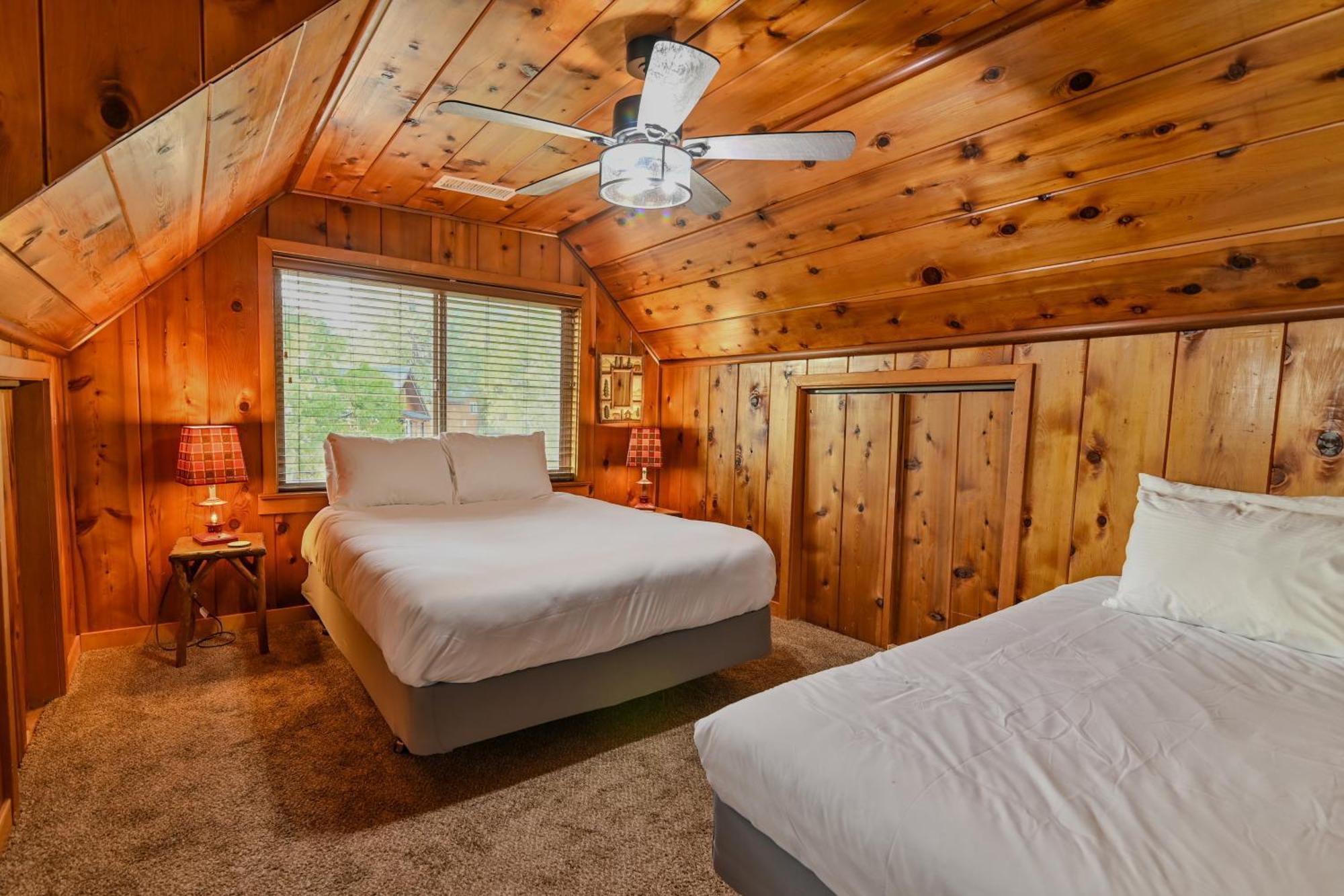 Harris Lakeview Cabin Bass Lake Exterior photo